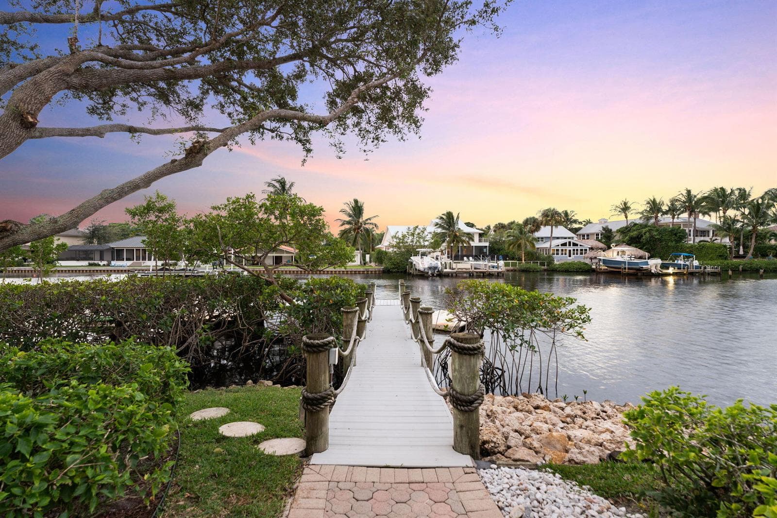 18499 SE Palm Island Lane photo 9