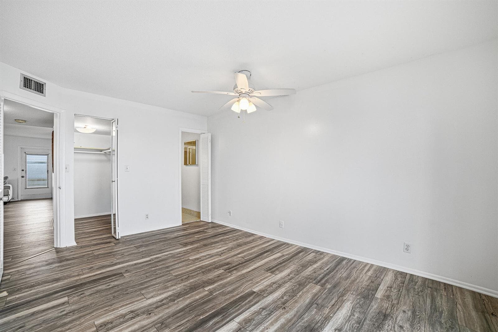 101 Doolen Court 201 photo 23