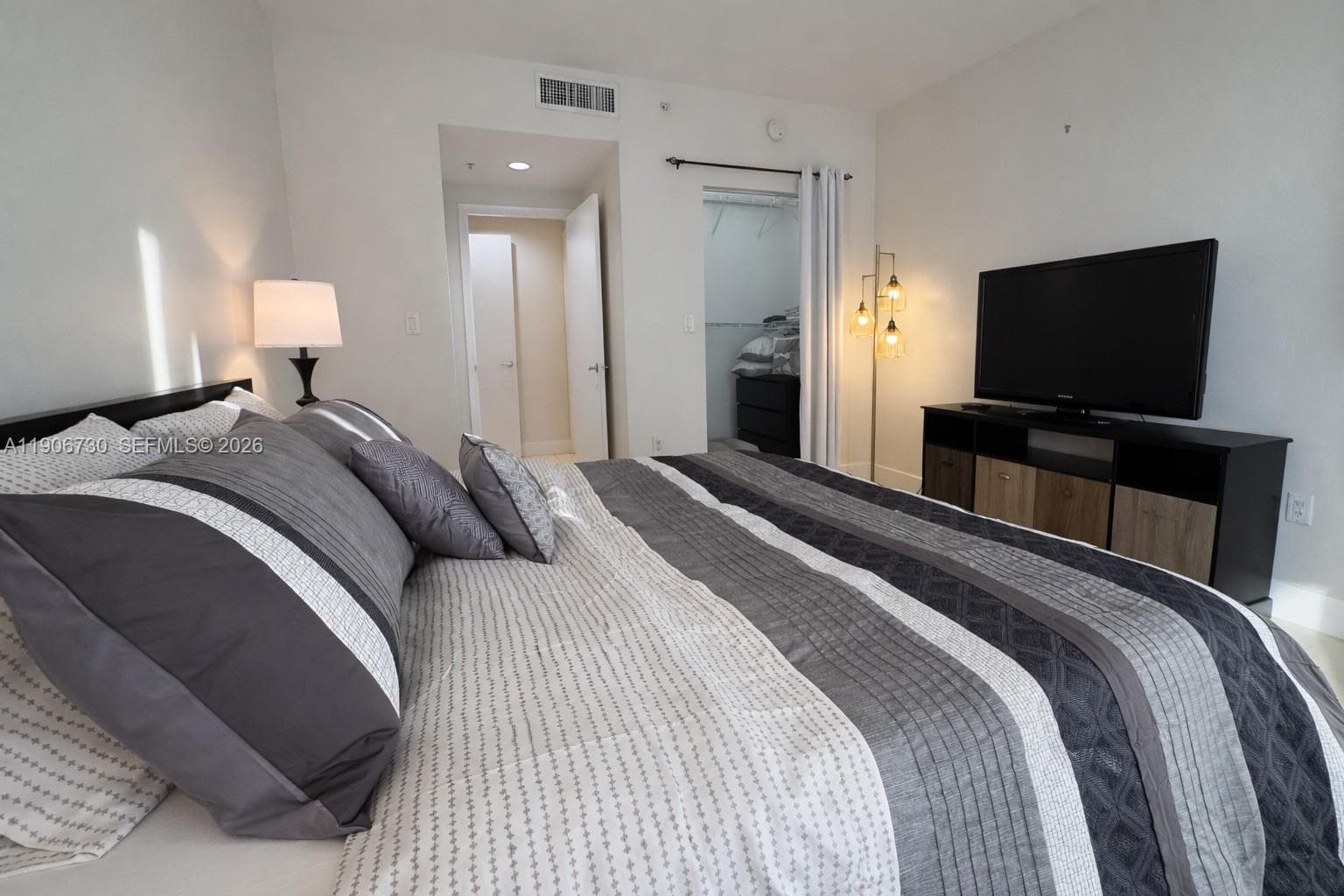 17375 Collins Ave 1505 photo 13