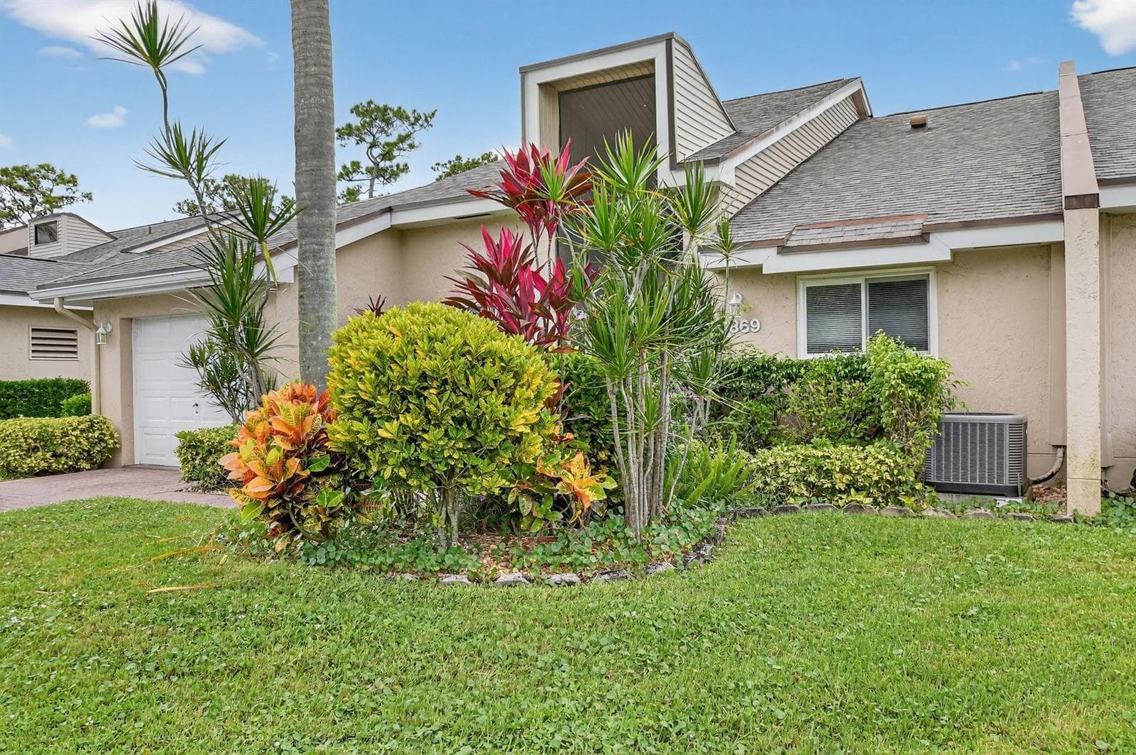 6869 Fountains Circle 6869 photo 2
