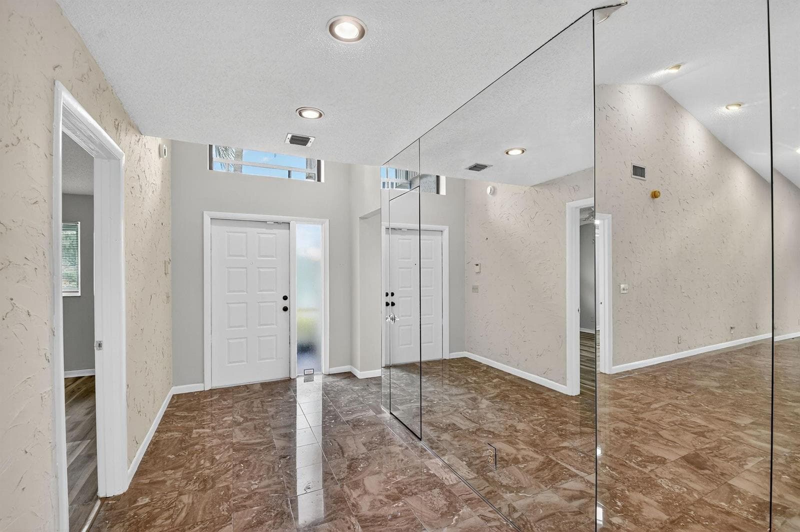 6869 Fountains Circle 6869 photo 6