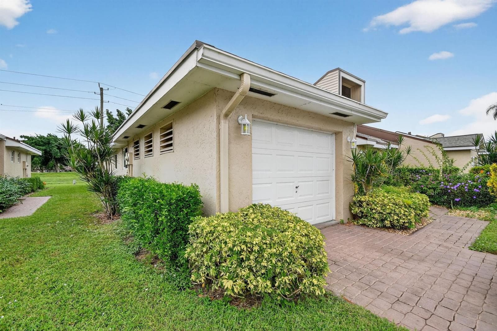 6869 Fountains Circle 6869 photo 3