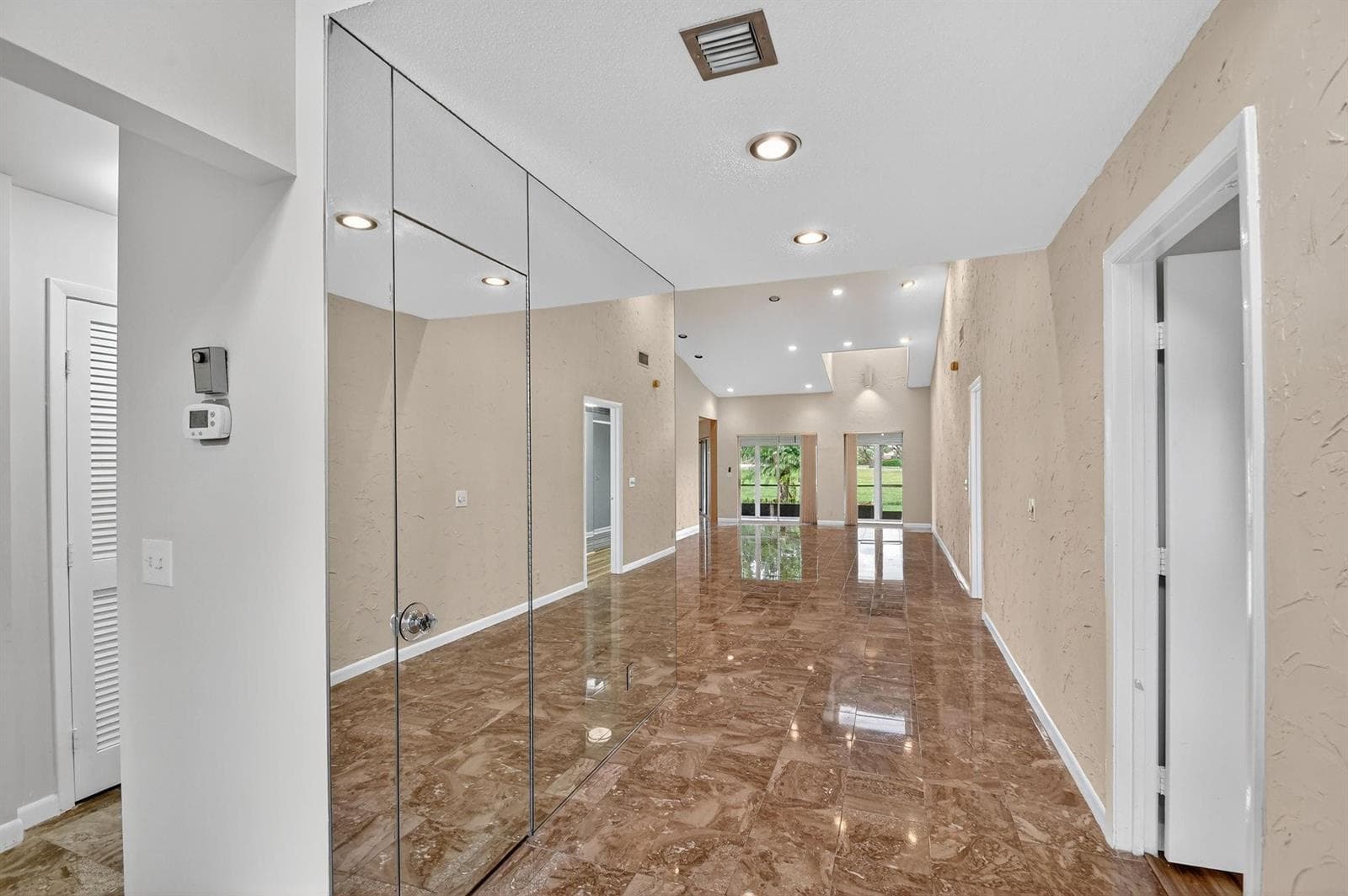 6869 Fountains Circle 6869 photo 5