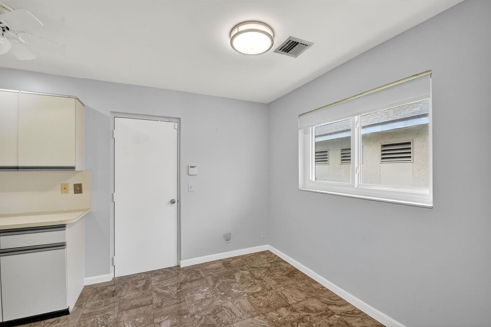 6869 Fountains Circle 6869 photo 18