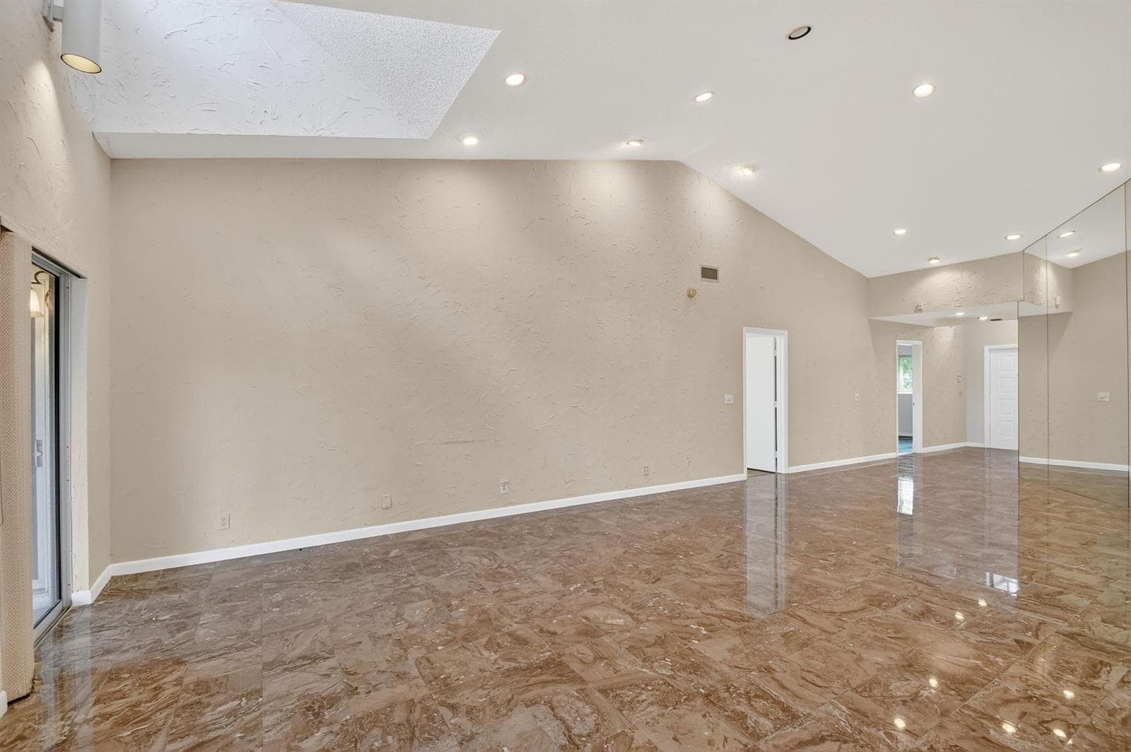 6869 Fountains Circle 6869 photo 19