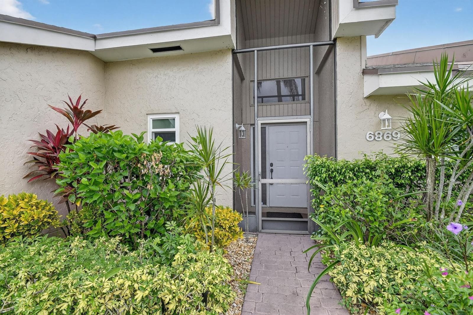 6869 Fountains Circle 6869 photo 4