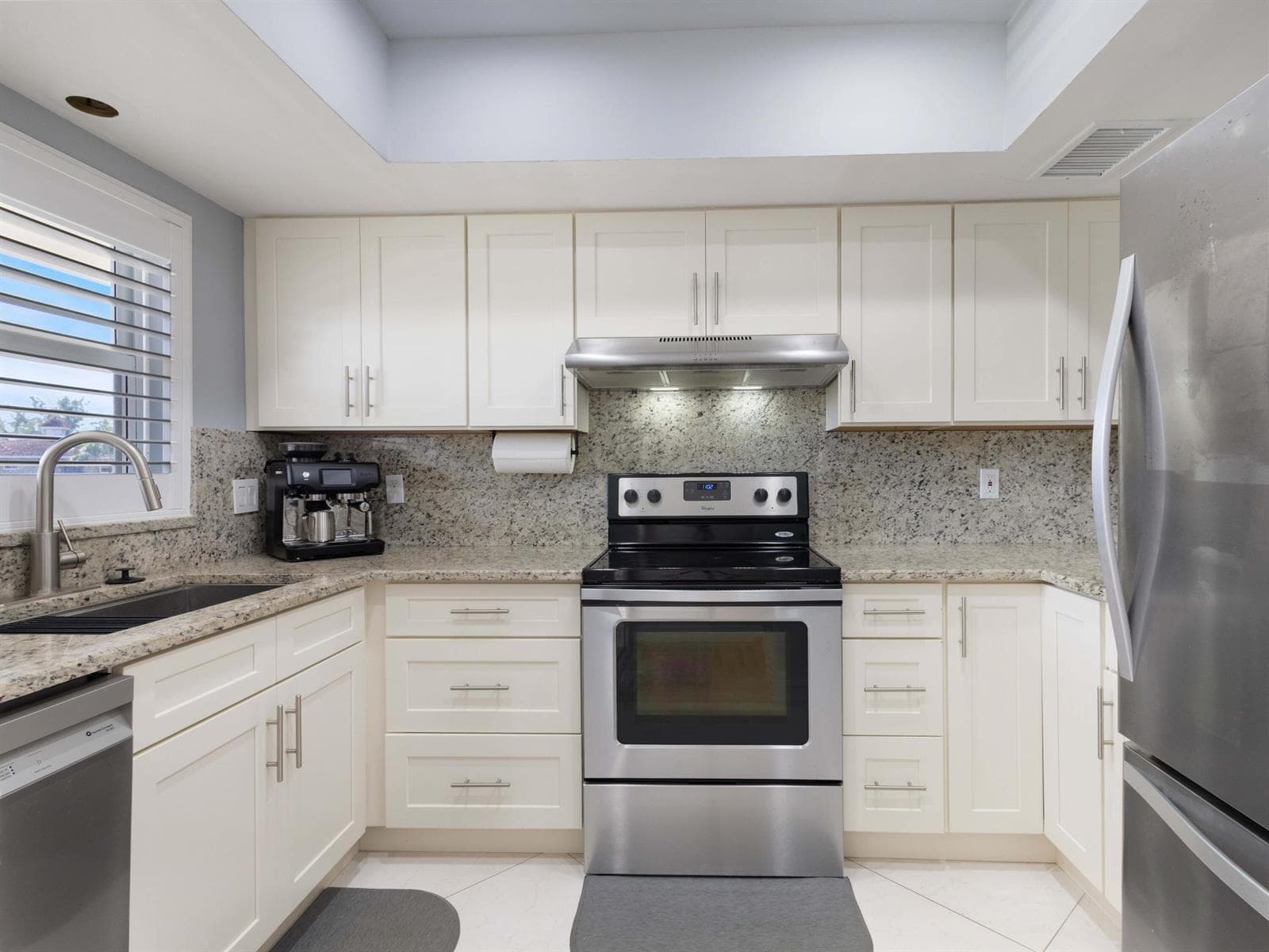 701 NE Harbour Terrace 2140 photo 10