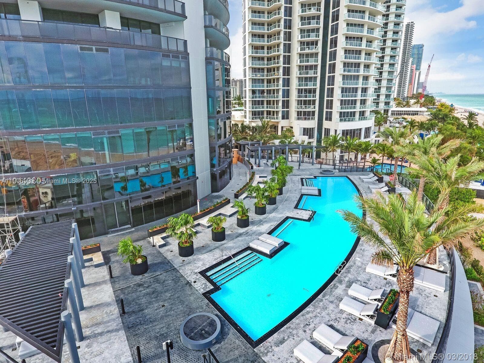 18555 Collins Ave 4804 photo 7