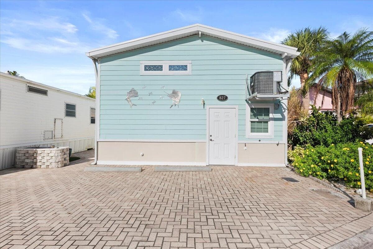 10701 S Ocean Drive 827 photo 2