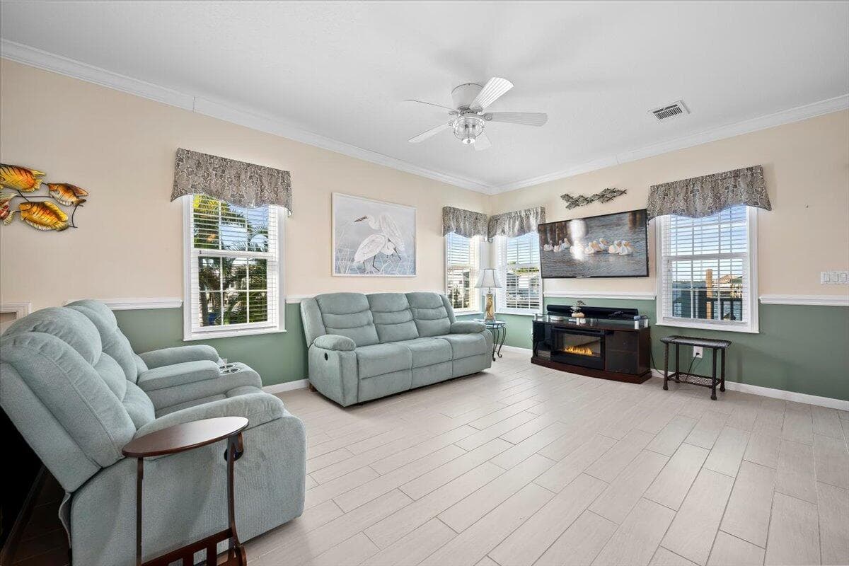 10701 S Ocean Drive 827 photo 12
