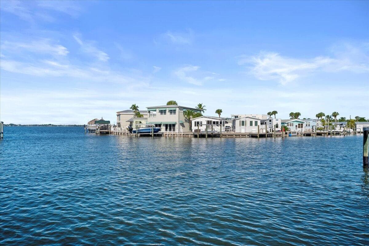 10701 S Ocean Drive 827 photo 9