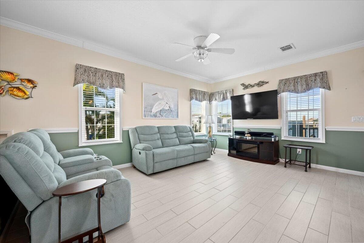 10701 S Ocean Drive 827 photo 11