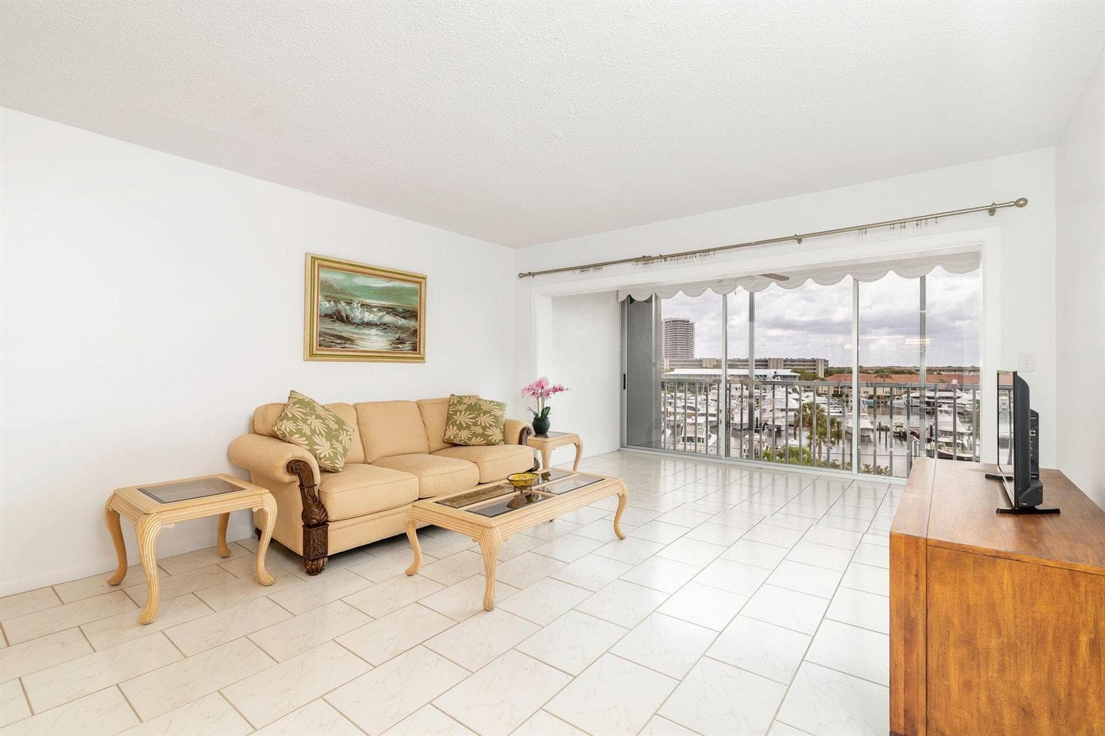 907 Marina Drive 402 photo 5