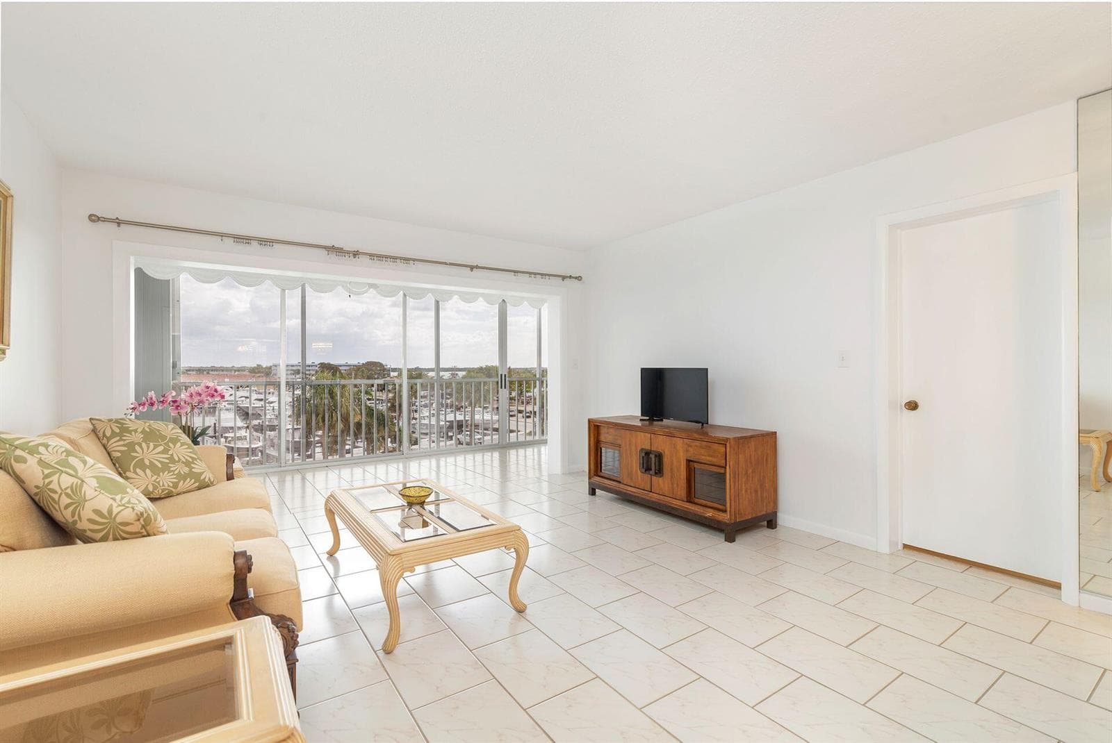 907 Marina Drive 402 photo 20