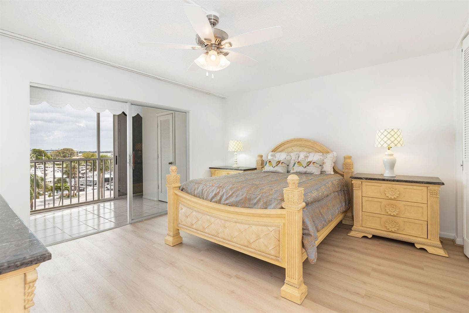907 Marina Drive 402 photo 14