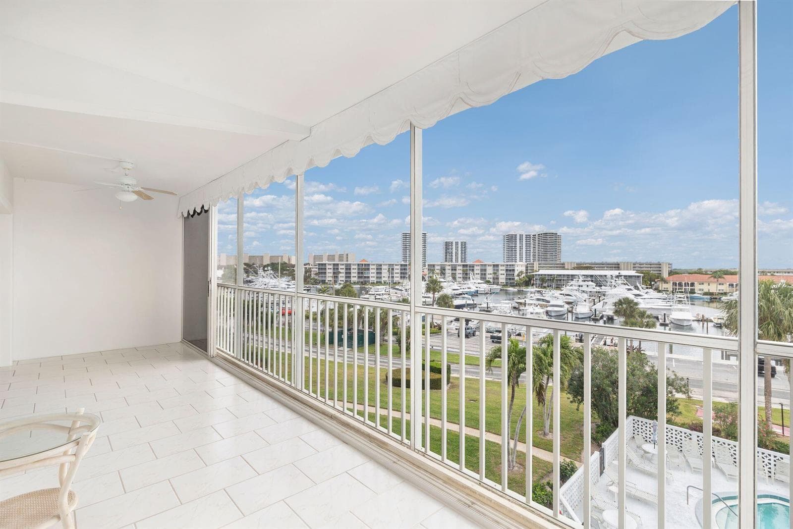 907 Marina Drive 402 photo 8