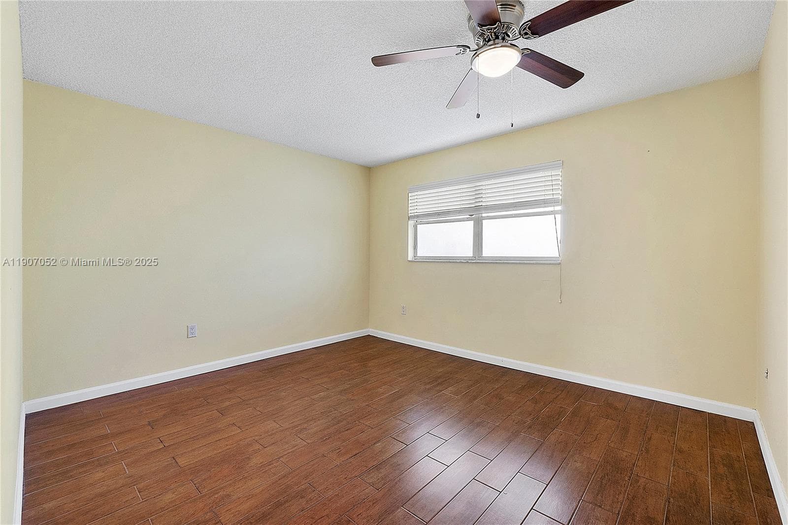 3600 170th St 211 photo 9
