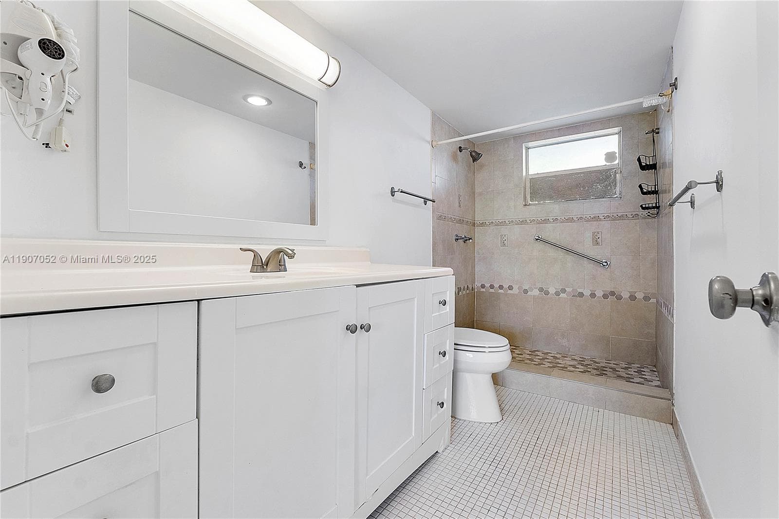 3600 170th St 211 photo 11