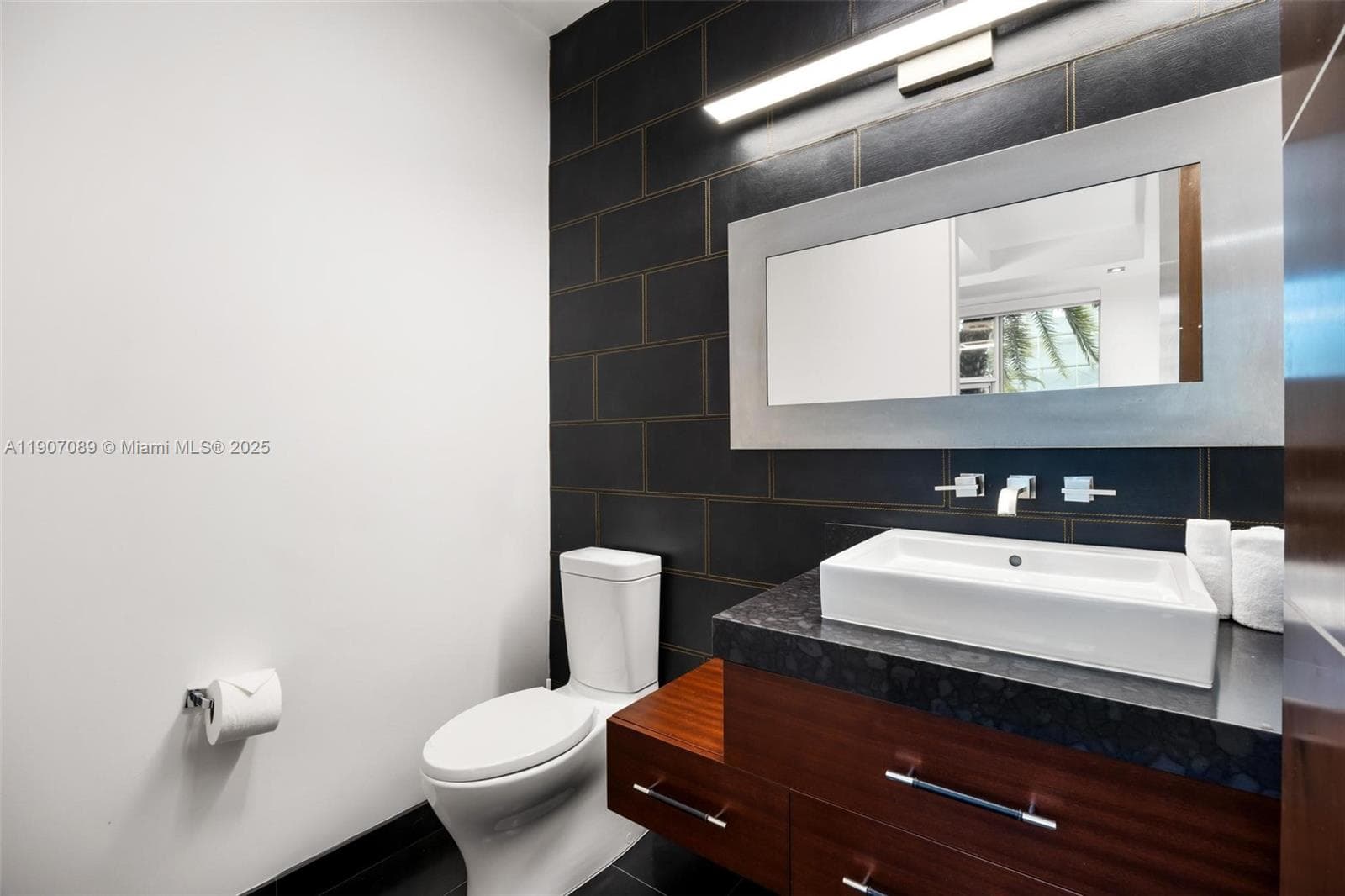 300 Royal Plaza Dr 0 photo 16