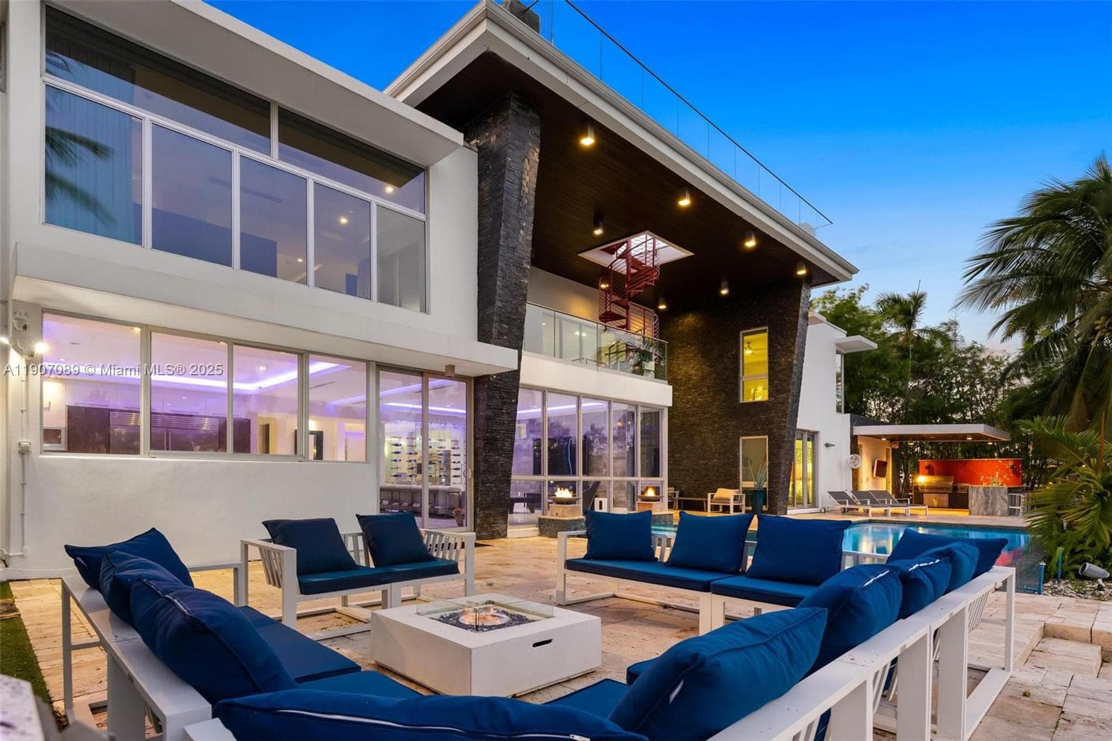 300 Royal Plaza Dr 0 photo 1
