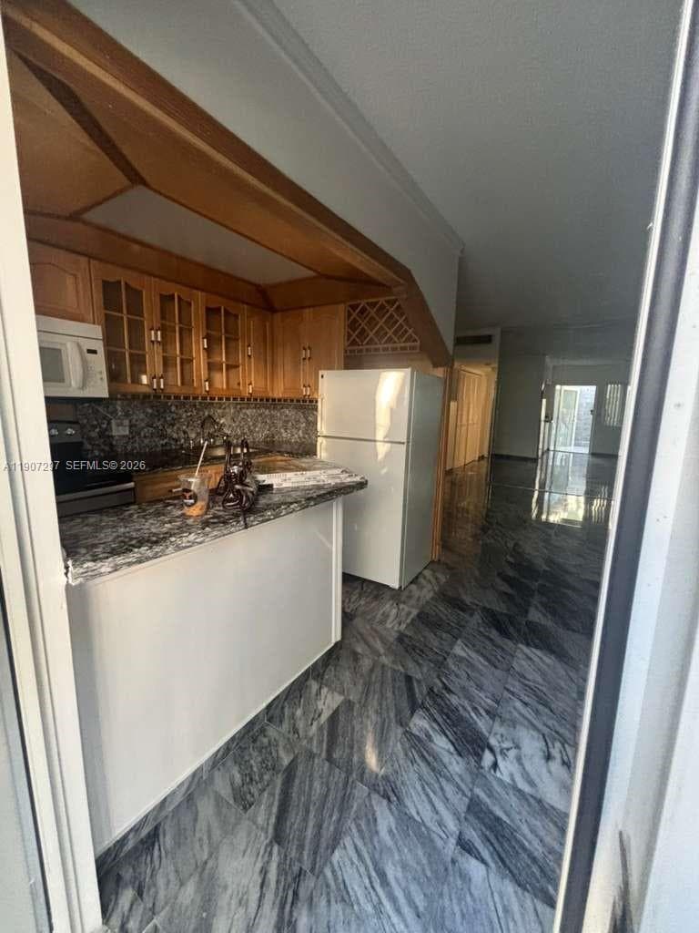 2430 135th St 203 photo 23
