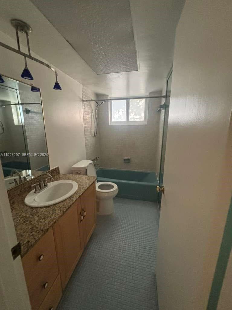 2430 135th St 203 photo 20
