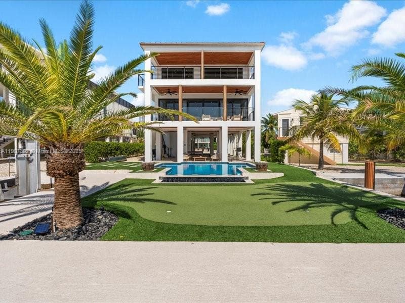 239 Tavernier Dr photo 3