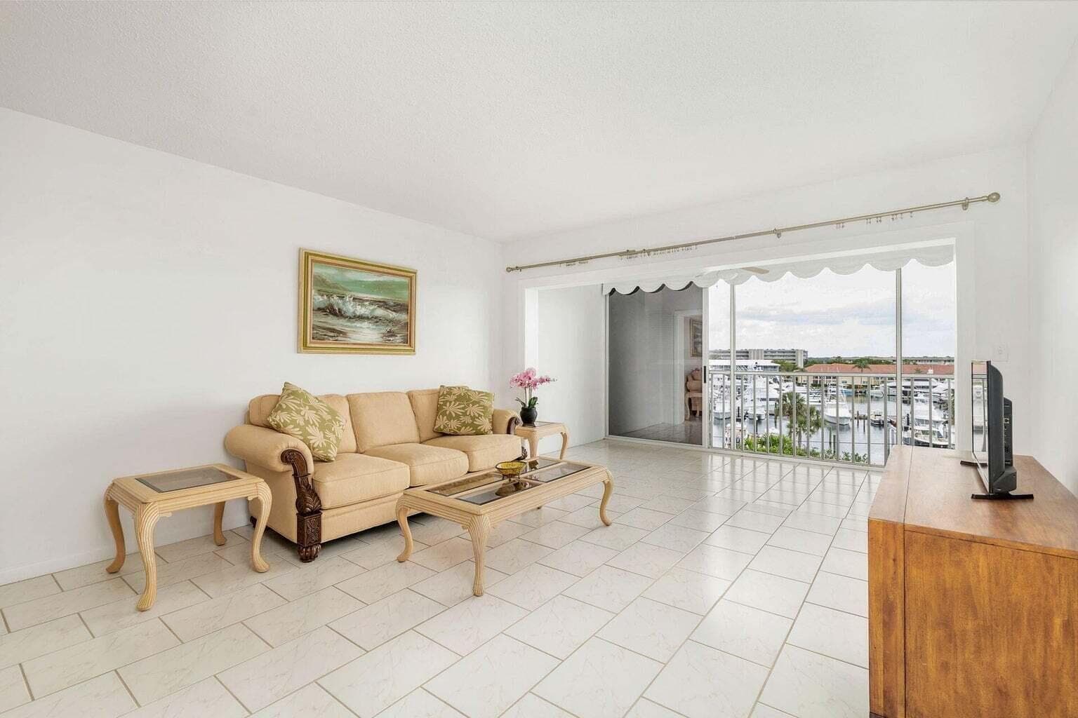 907 Marina Drive 402 photo 7