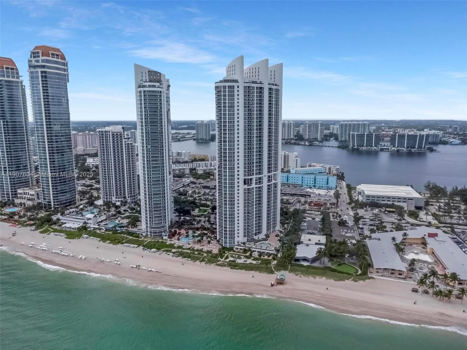 18201 Collins Ave 1408 photo 12