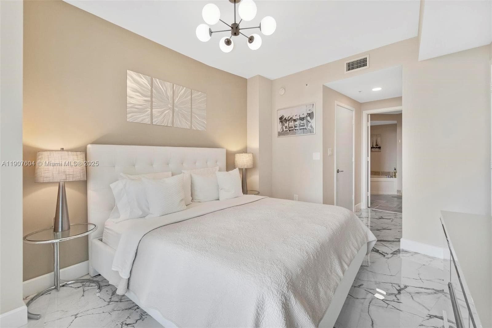 18201 Collins Ave 1408 photo 4