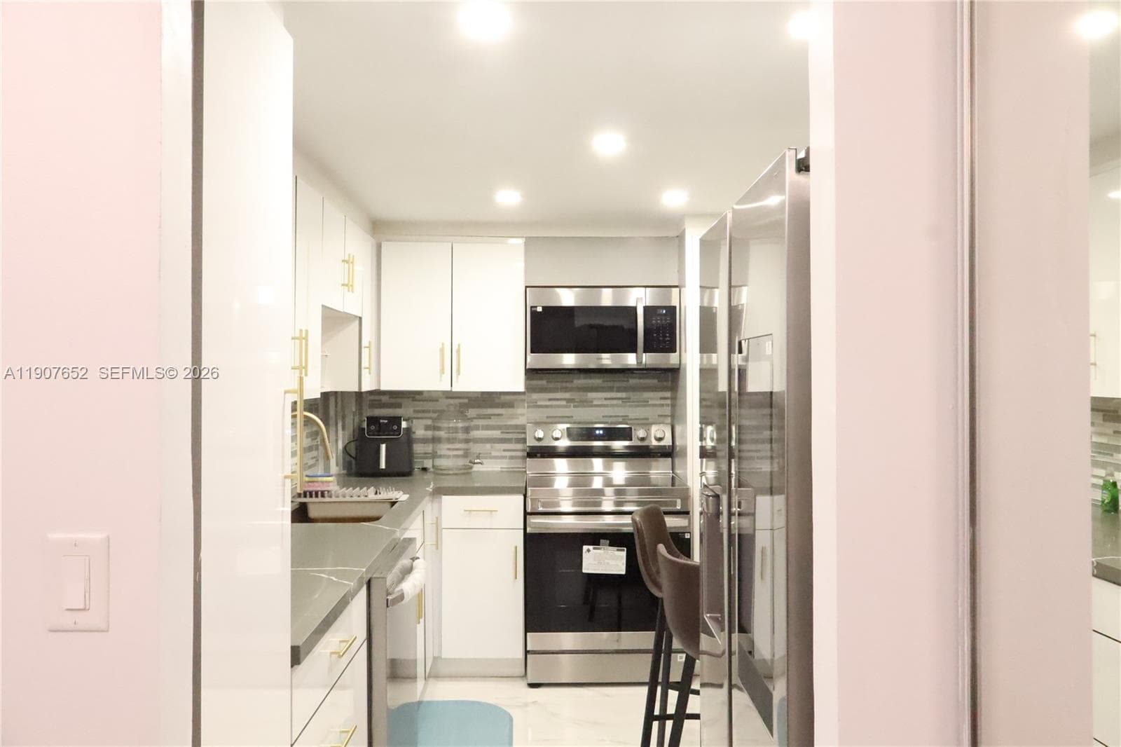 5005 Collins Ave 1523 photo 6
