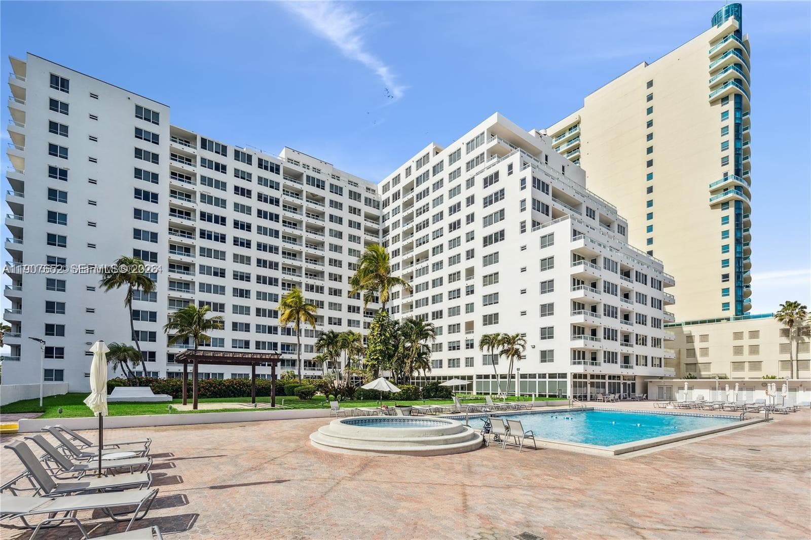 5005 Collins Ave 1523 photo 16