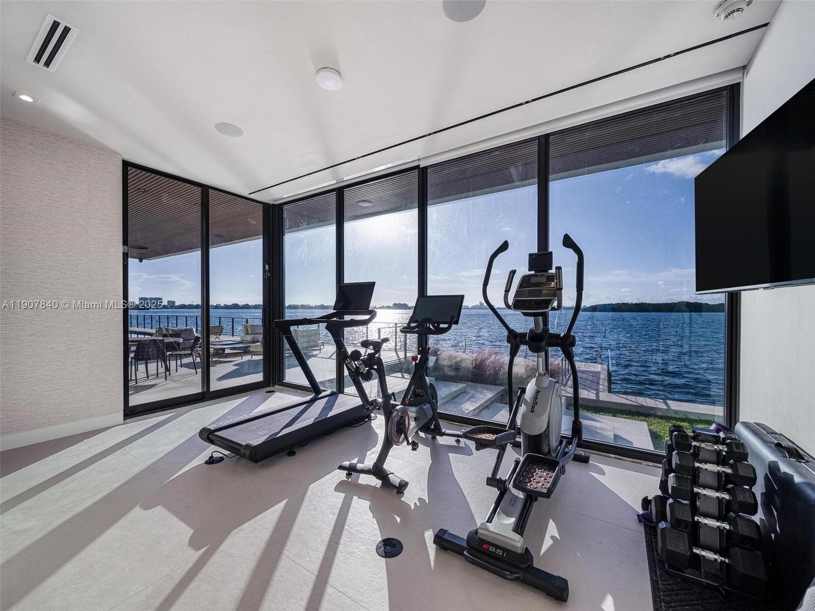 11400 N Bayshore Dr photo 13