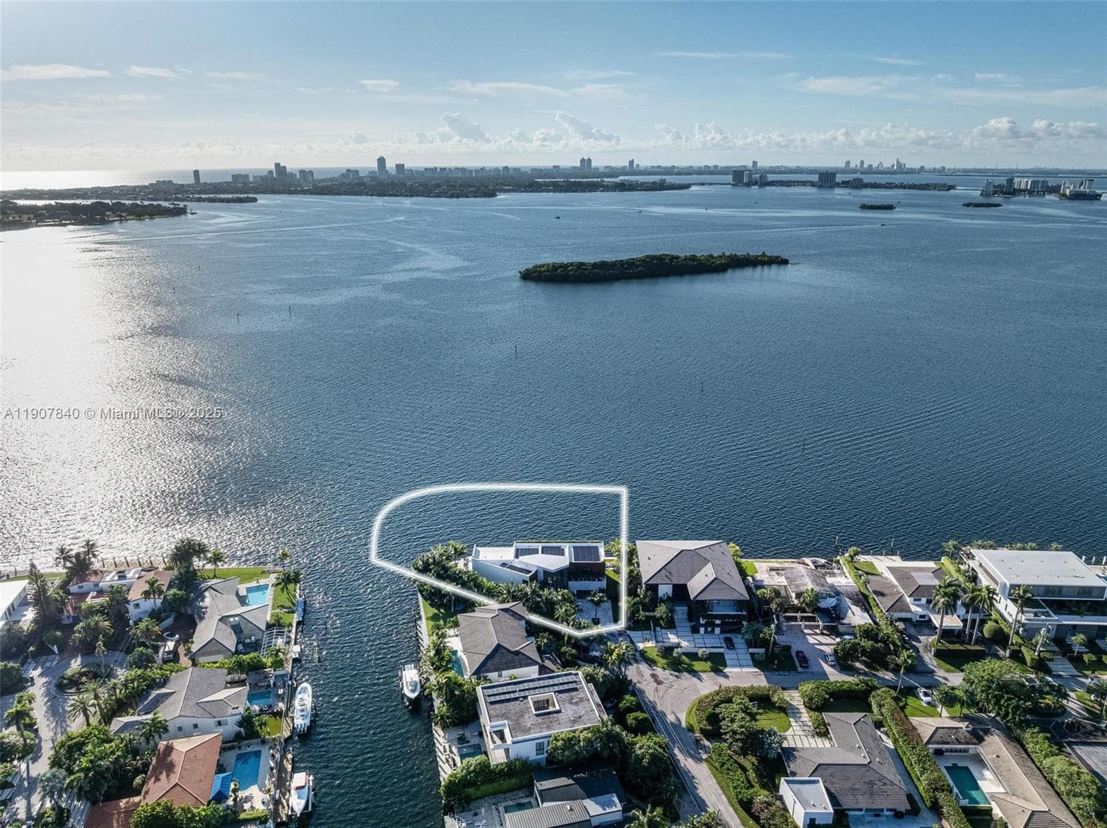 11400 N Bayshore Dr photo 17