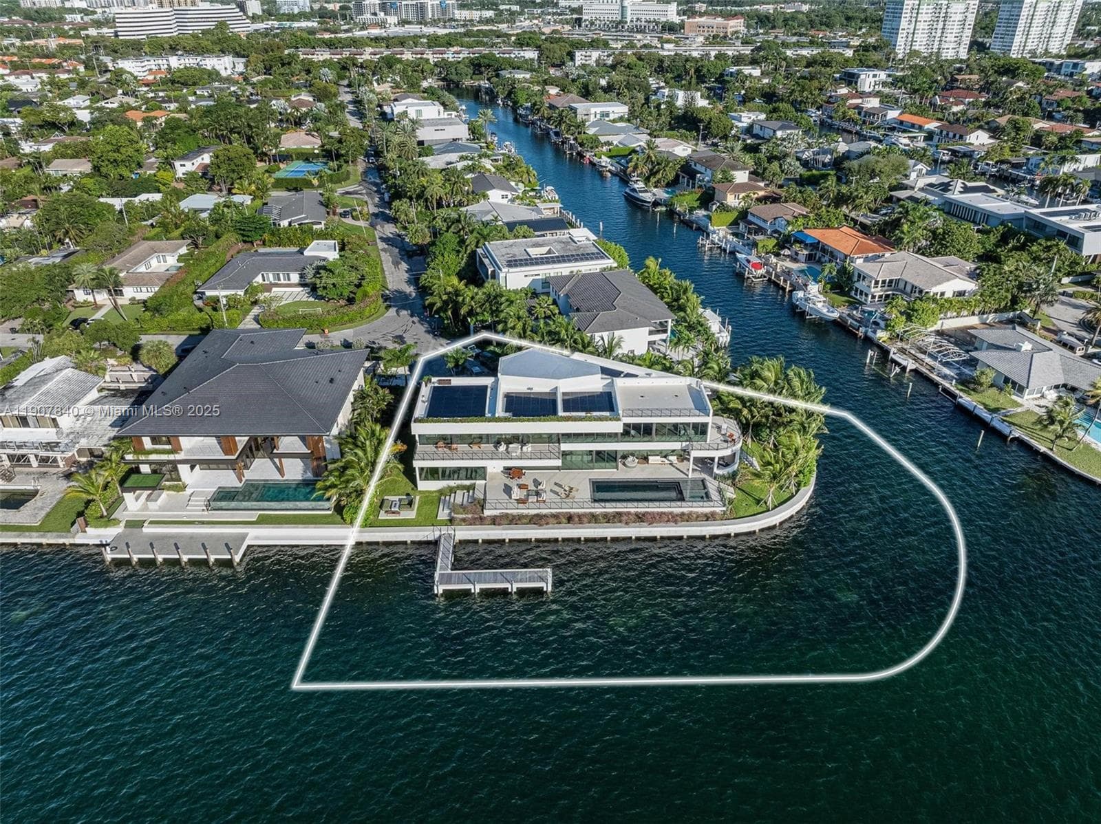 11400 N Bayshore Dr photo 5