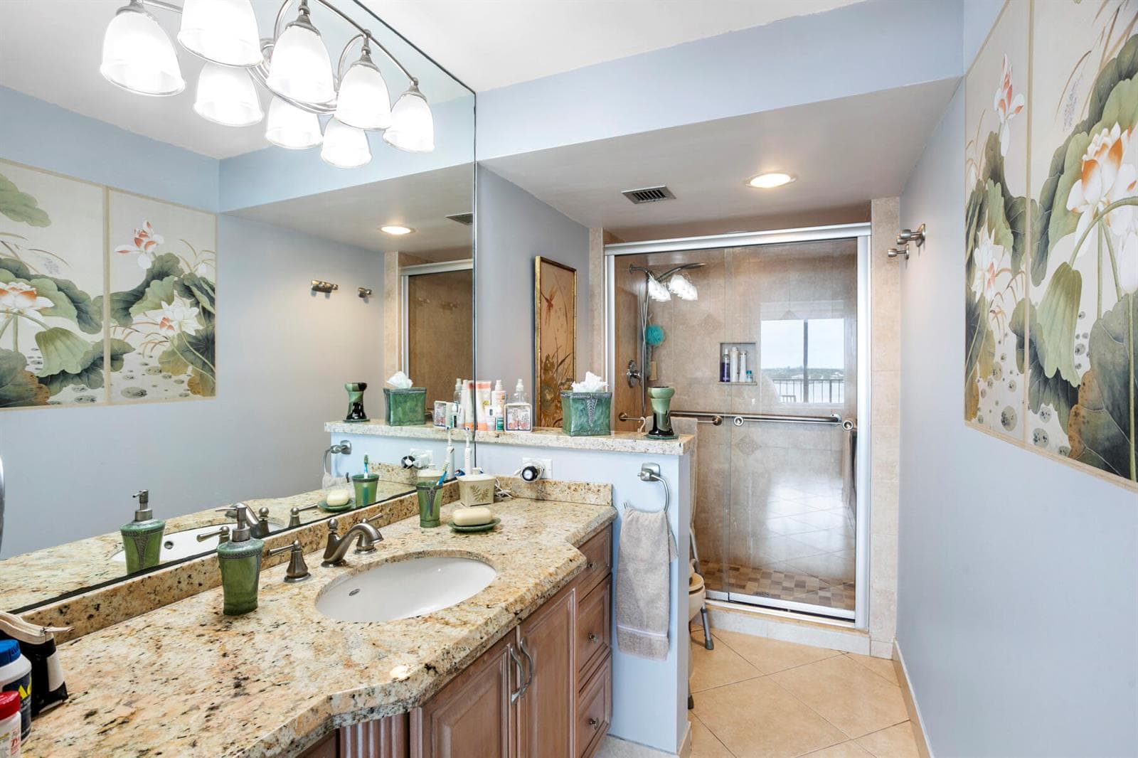136 Lakeshore Drive 1010 photo 6