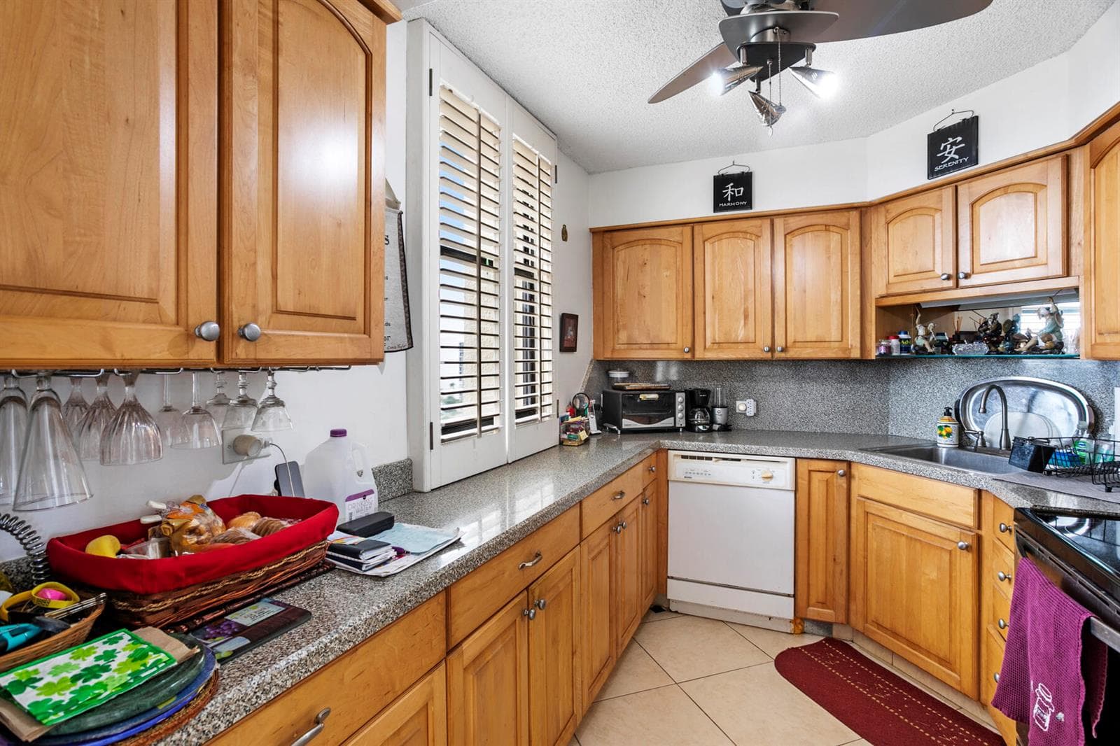 136 Lakeshore Drive 1010 photo 5