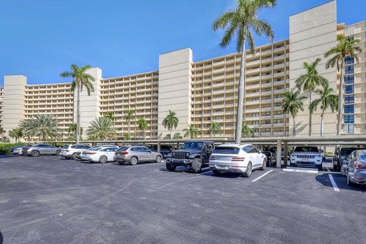 136 Lakeshore Drive 1010 photo 10