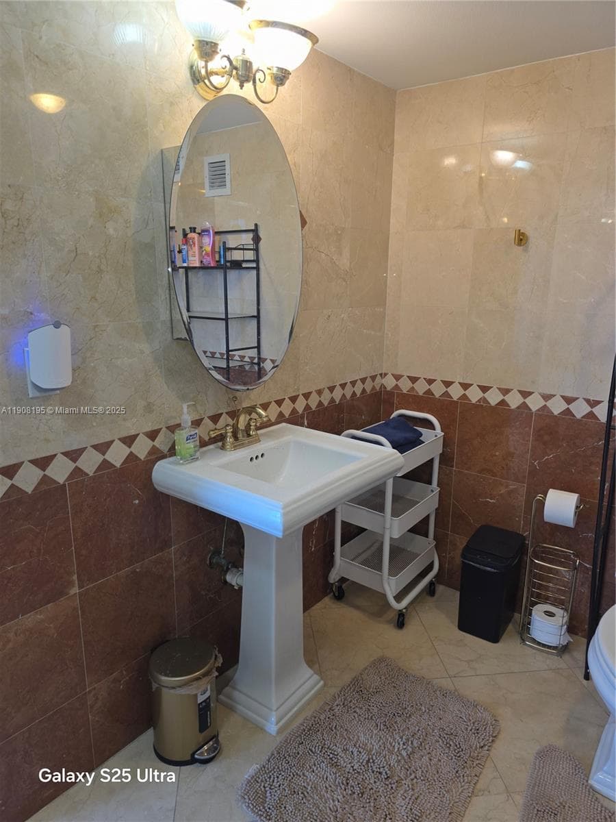 3725 S Ocean Dr 1401 photo 17