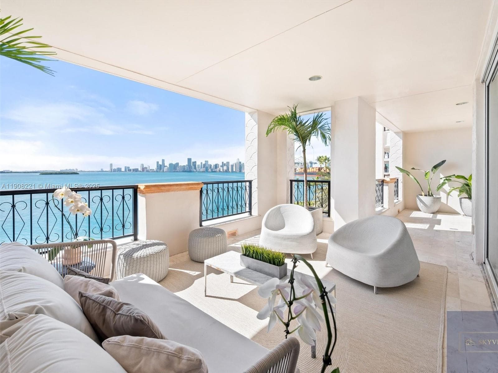 5142 Fisher Island Dr 5142 photo 2