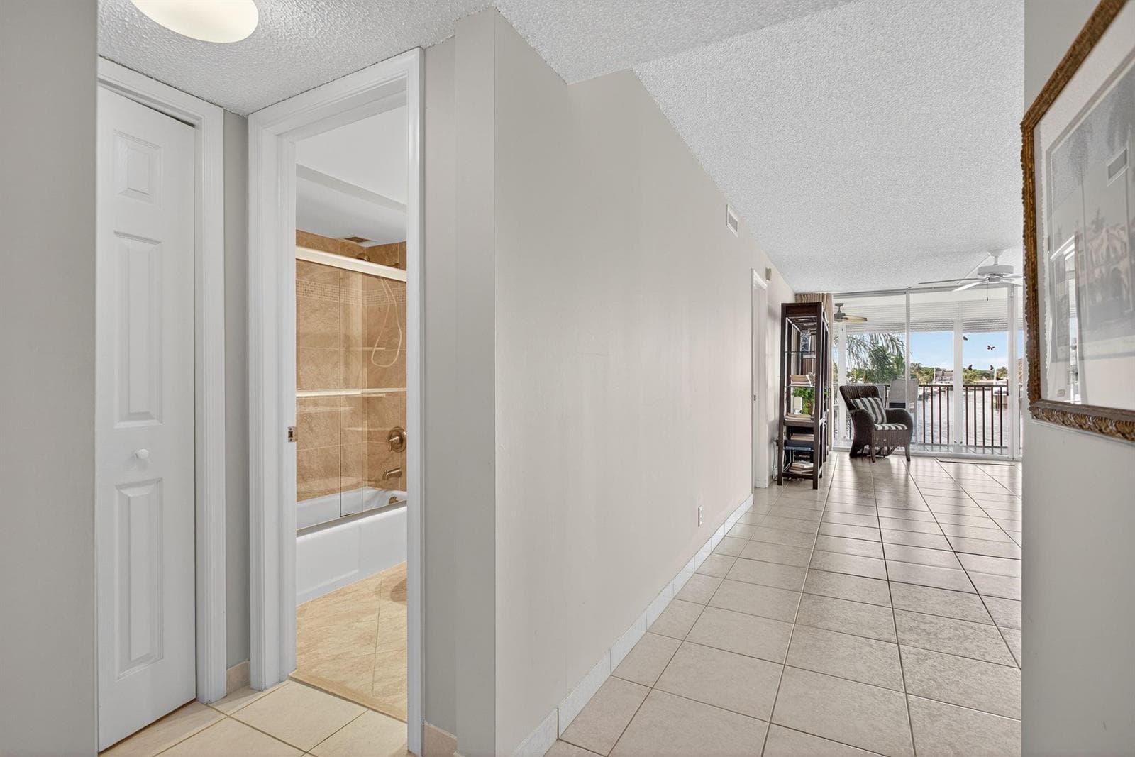 985 SE 19 Avenue 204 photo 9