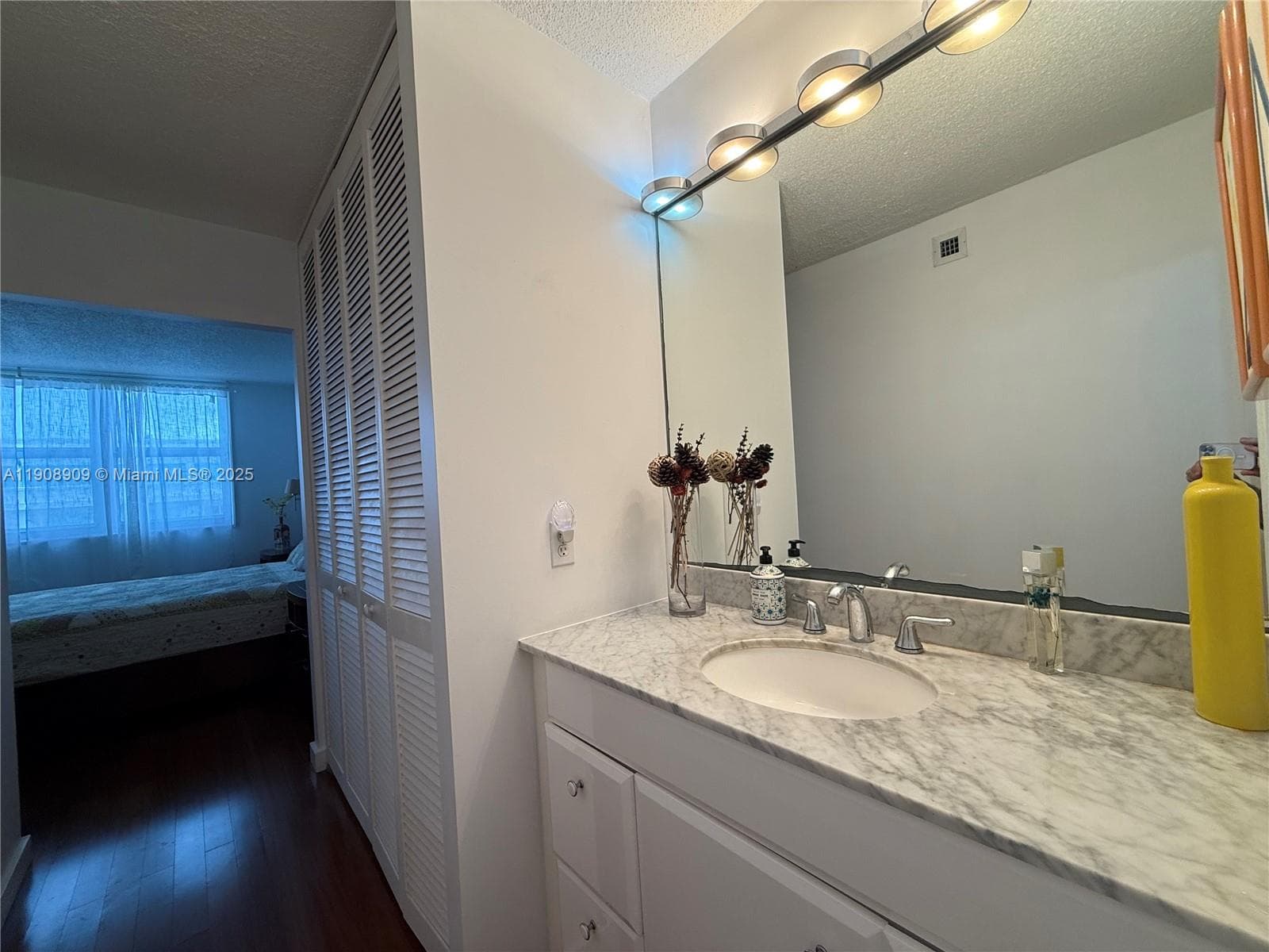 9511 Collins Ave 1208 photo 22