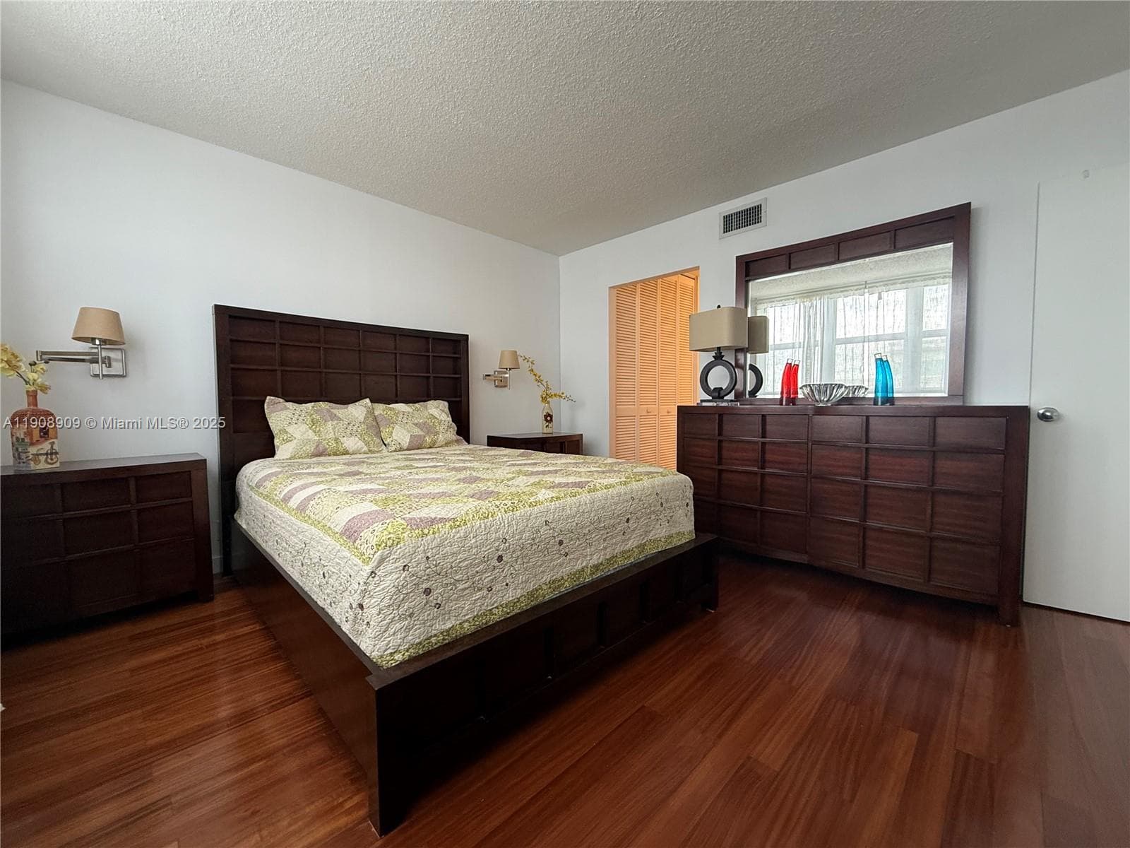 9511 Collins Ave 1208 photo 18
