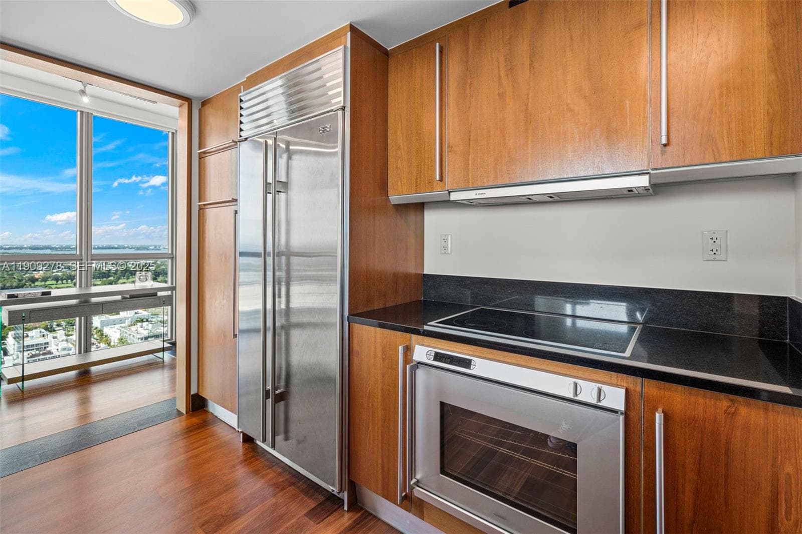 101 20th St 3202 photo 23