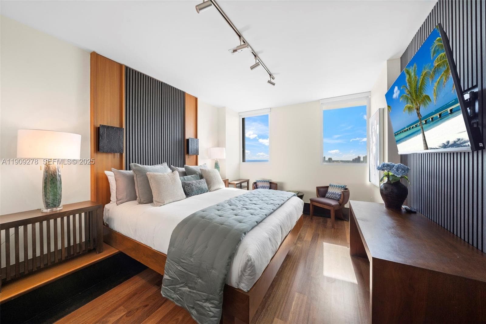 101 20th St 3202 photo 25