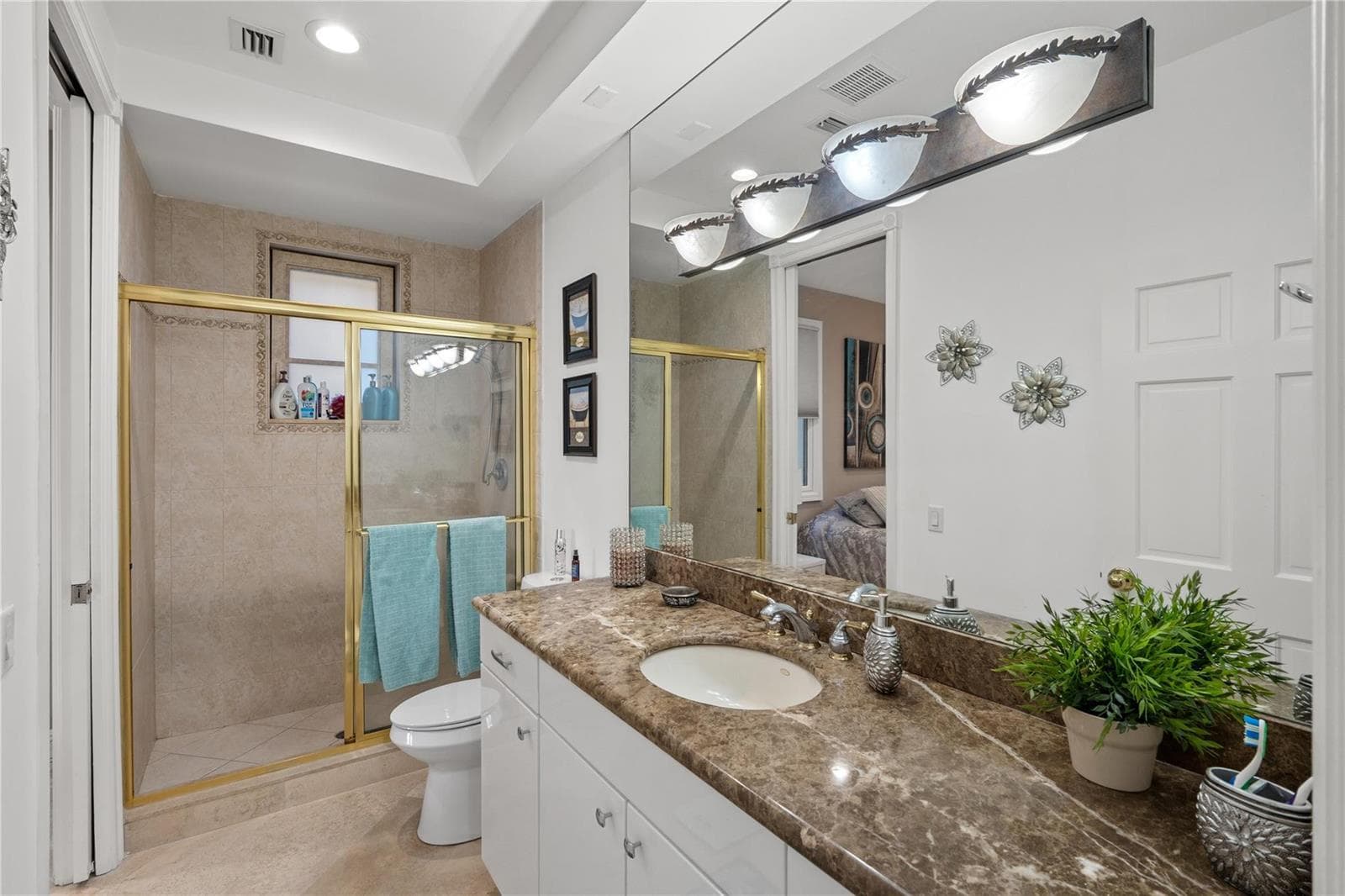 2833 NE 32nd Street photo 21
