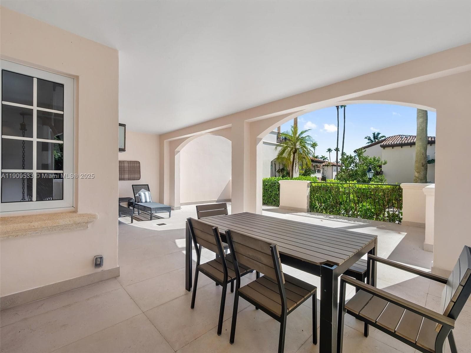 19116 Fisher Island Dr 19116 photo 3
