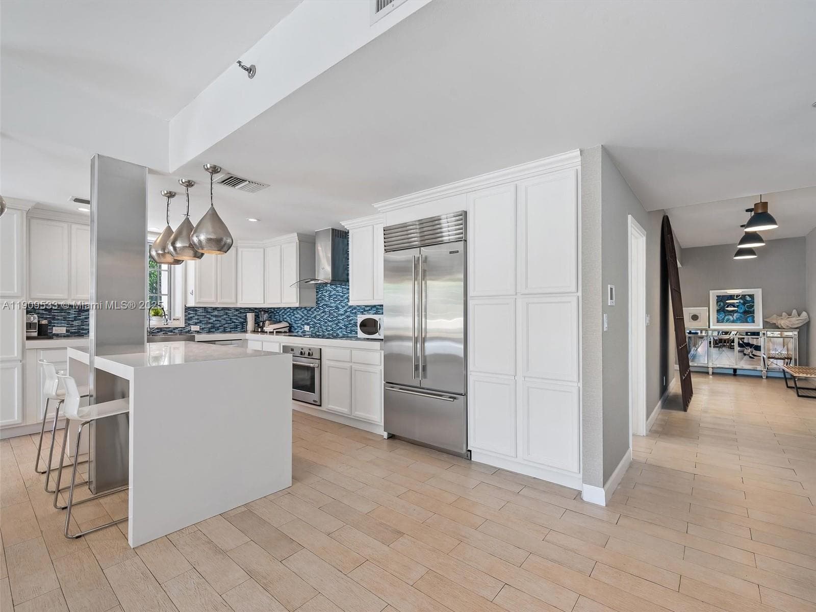 19116 Fisher Island Dr 19116 photo 10