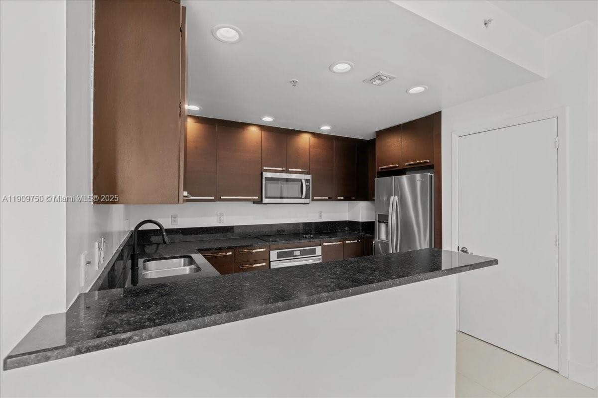 3030 NE 188 Street 604 photo 7