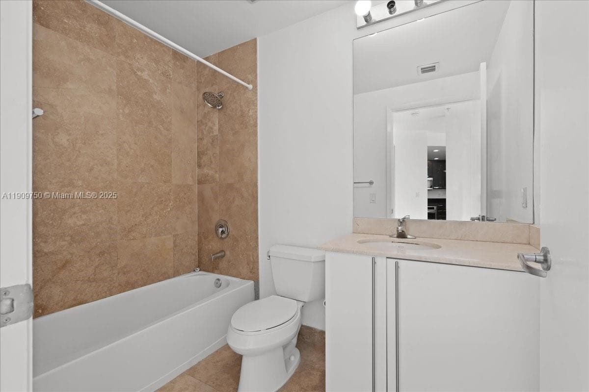 3030 NE 188 Street 604 photo 15